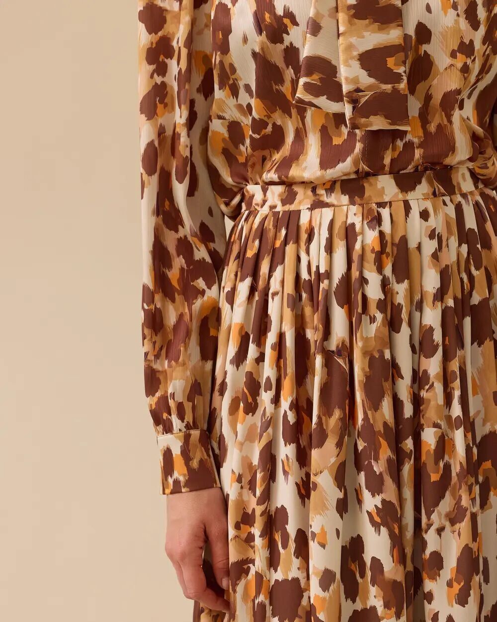 10001 YANDAN FERMUARLI ÖNÜ BÜZGÜLÜ DESENLİ KLOŞ ETEK #03-25#