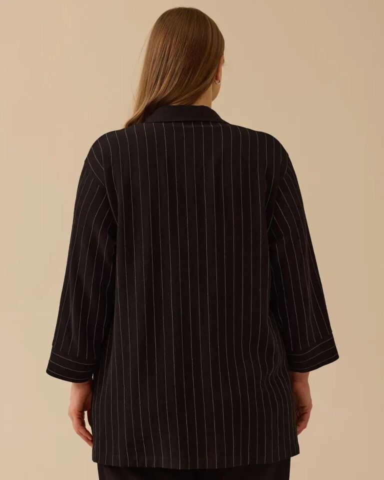 4027 ÖNDEN DÜĞMELİ KOLLARI MANŞETLİ CEP GÖRÜNÜMLÜ ÇİZGİLİ PAMUKLU GÖMLEK #03-25#