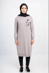 1502 GÖĞÜSÜ BONCUK VE PUL DETAYLI  İKİ İPLİK UZUN  SWEAT QYS İKİ İPLİK SWEAT 1503 #23-05#