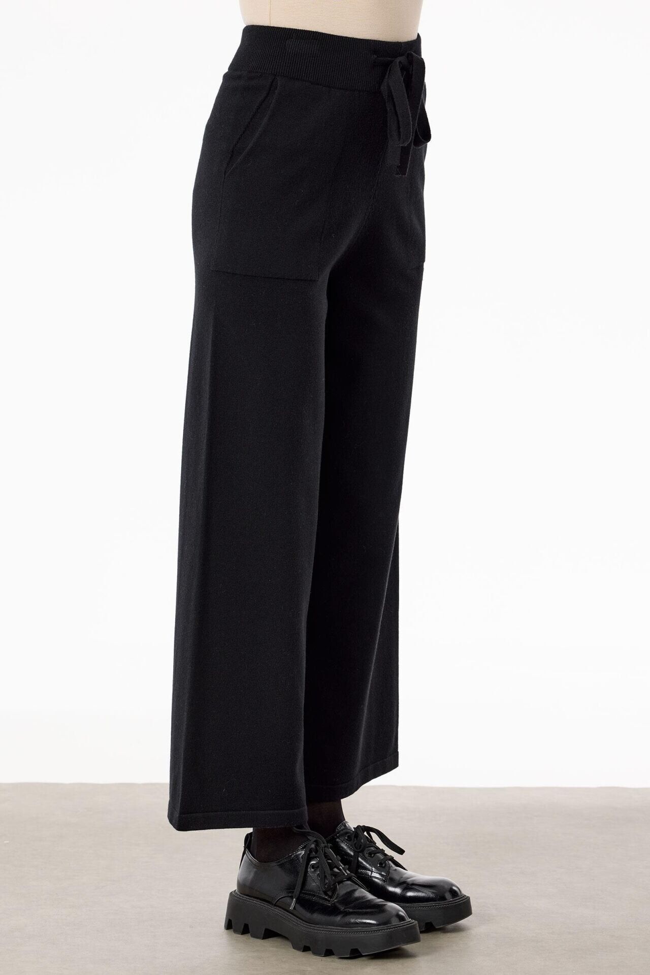 TKM.21751.1	ŞERİT PAYET DETAYLI PANTOLONLU TRİKO TAKIM #11-25#