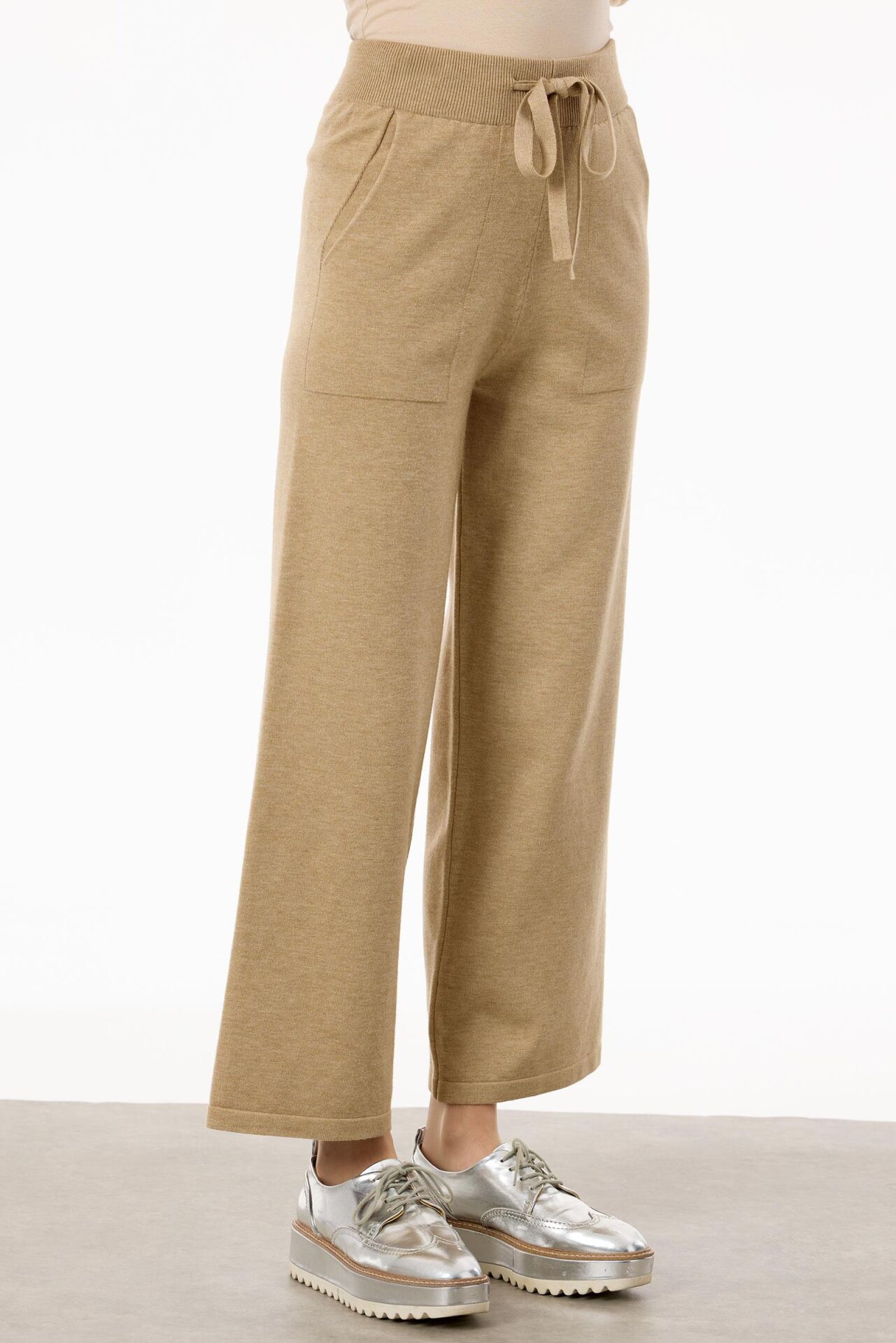 TKM.21754.1	ÖNÜ GEOMETRİK PAYETLİ PANTOLONLU TRİKO TAKIM #11-25#