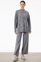 TKM.21754.1	ÖNÜ GEOMETRİK PAYETLİ PANTOLONLU TRİKO TAKIM #11-25#