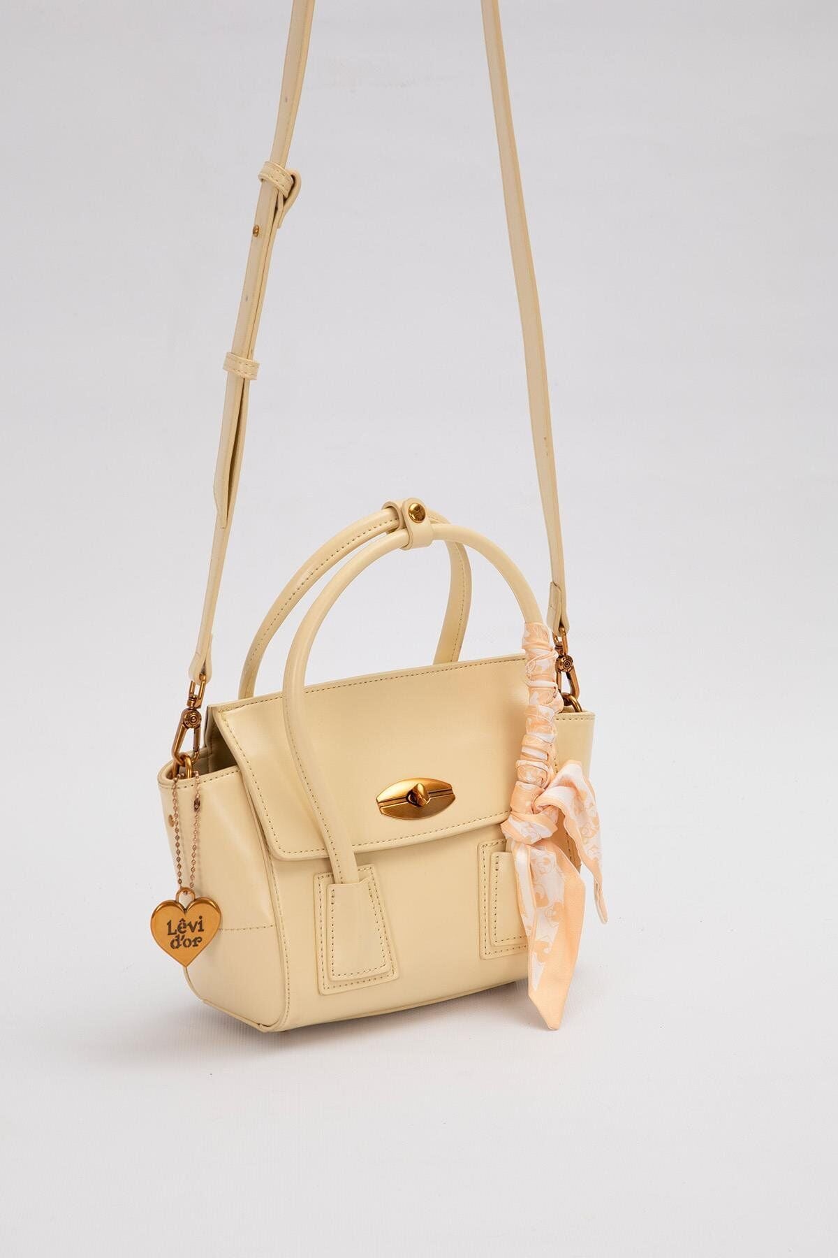 930459 ÖNDEN FİYONK DETAYLI HEM ŞIK HEM SPOR PREMİUM ÇANTA #08-25#