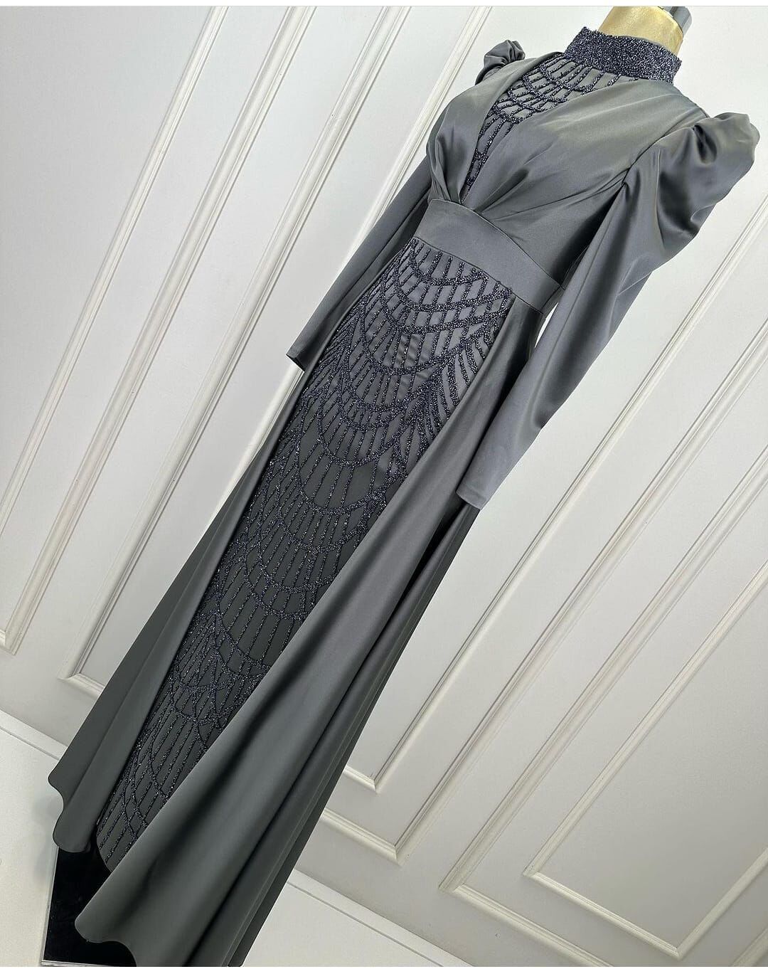 147 ÖNÜ TAŞ DETAYLI PELERİNLİ TASARIM MODEL ABİYE QYS ABİYE ELİBSE 147 #23-06#