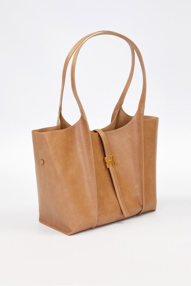 930348 ÖN KISMI ARMALI GENİŞ KALIP PREMİUM ÇANTA #08-25#