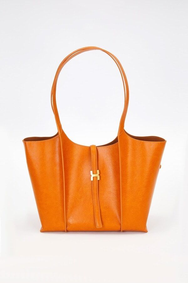 930348 ÖN KISMI ARMALI GENİŞ KALIP PREMİUM ÇANTA #08-25#