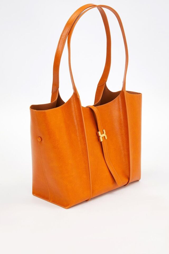 930348 ÖN KISMI ARMALI GENİŞ KALIP PREMİUM ÇANTA #08-25#