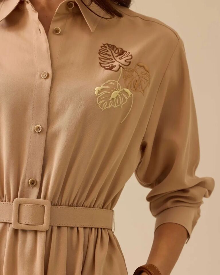 11022 GÖMLEK YAKA ÖNÜ DÜĞMELİ BELİ LASTİK VE KEMER DETAYLI KOLU MANŞETLİ GÖĞÜSÜ İŞLEMELİ GÜNLÜK ELBİSE #03-25#