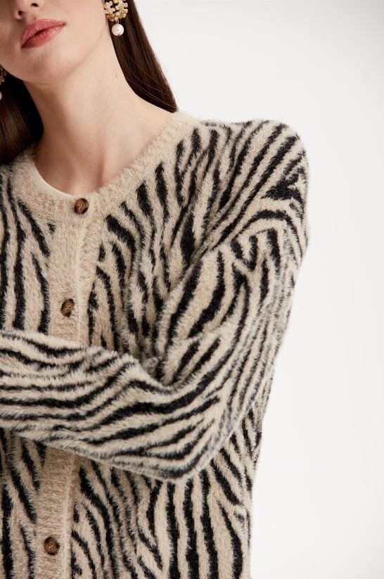 21283 ZEBRA DESENLİ TRİKO HIRKA