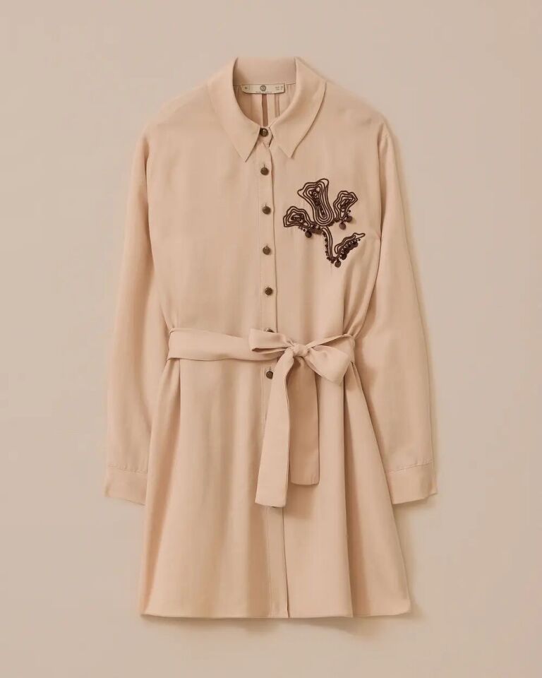 1023 ÖNDEN DÜĞMELİ GÖĞSÜ NAKIŞ DETAYLI PAMUKLU GÜNLÜK GÖMLEK 10002421211023 #06-25#