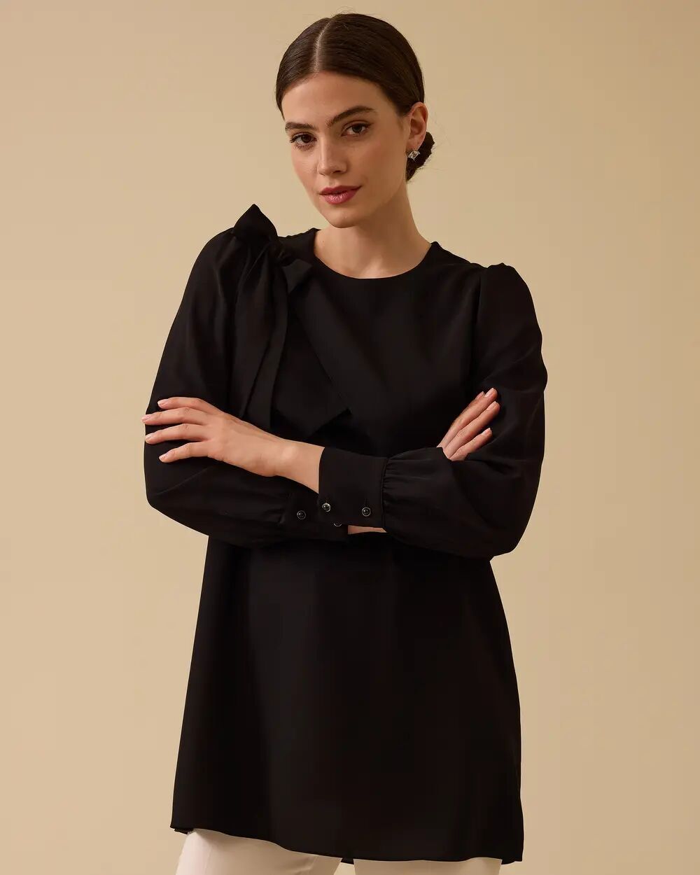 1036 YAKASI FİYONKLU GÖĞSÜ KATKAT DETAYLI SIRTI FERMUARLI ŞIK GÖMLEK 10002511211036 #06-25#