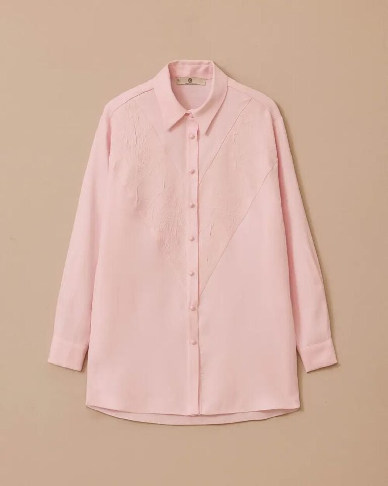 1047 ÖNÜ KABARTMALI KUMAŞI PARLAK ŞIK GÖMLEK TUNİK 10002511211047 #06-25#