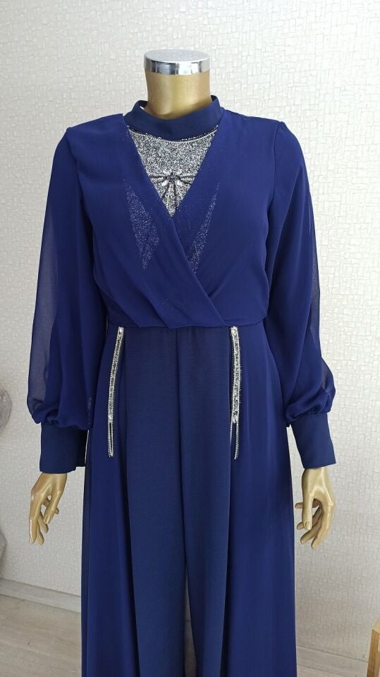 2141 ÖNÜ VE BELİ TAŞ İŞLEMELİ KOL UCU DÜĞMELİ YARIM TÜLLÜ DETAYLI  TULUM QYS TULUM 2141 #23-08#