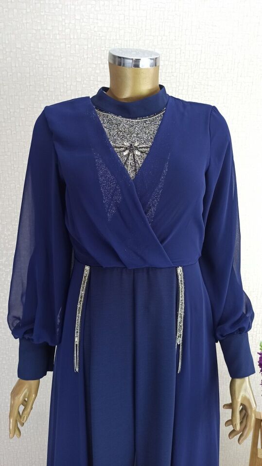 2141 ÖNÜ VE BELİ TAŞ İŞLEMELİ KOL UCU DÜĞMELİ YARIM TÜLLÜ DETAYLI  TULUM QYS TULUM 2141 #23-08#