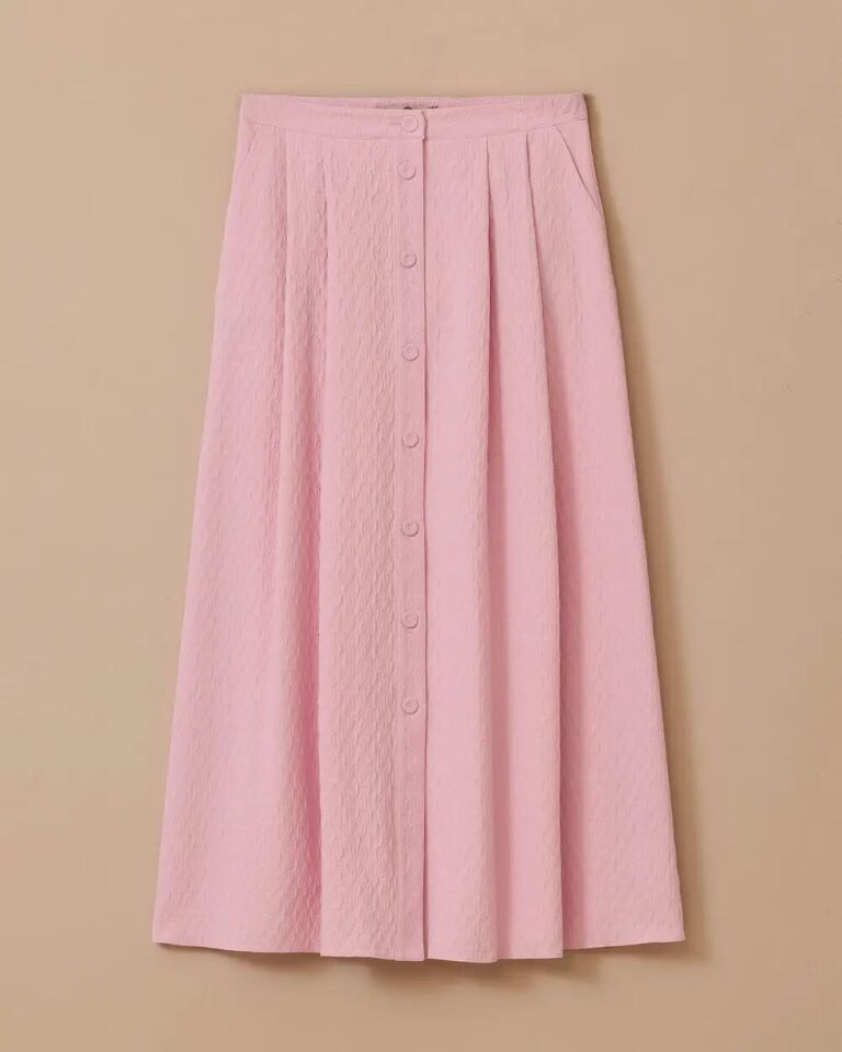 1012 ÖNÜ AŞAĞI KADAR DÜĞMELİ CEP DETAYLI KUMAŞI KENDİLİĞİNDEN DESENLİ ETEK 10002511611012 #06-25#