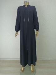 9001YAKASI ZİNCİR DETAYLI HAKİM YAKA FERMUARLI KREP KUMAŞ FERACE QYS 9001 FERACE #22-09#