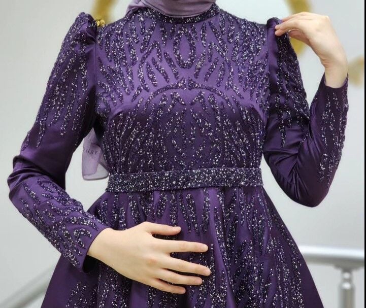 182 ÖNÜ OMZU VE KOLLARI TAŞ DETAYLI PRENSES MODEL MİDİ BOY ABİYE ELİBSE QYS ABİYE ELBİSE 182 #23-09#