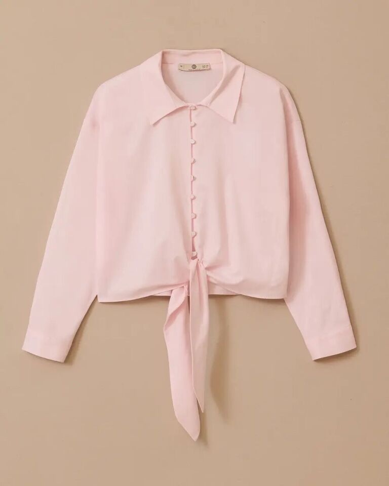 1013 ÖNÜ VE KOL UCU DÜĞMELİ UÇ KISMI BAĞLAMA DETAYLI KISA GÖMLEK 10002511511013 #06-25#