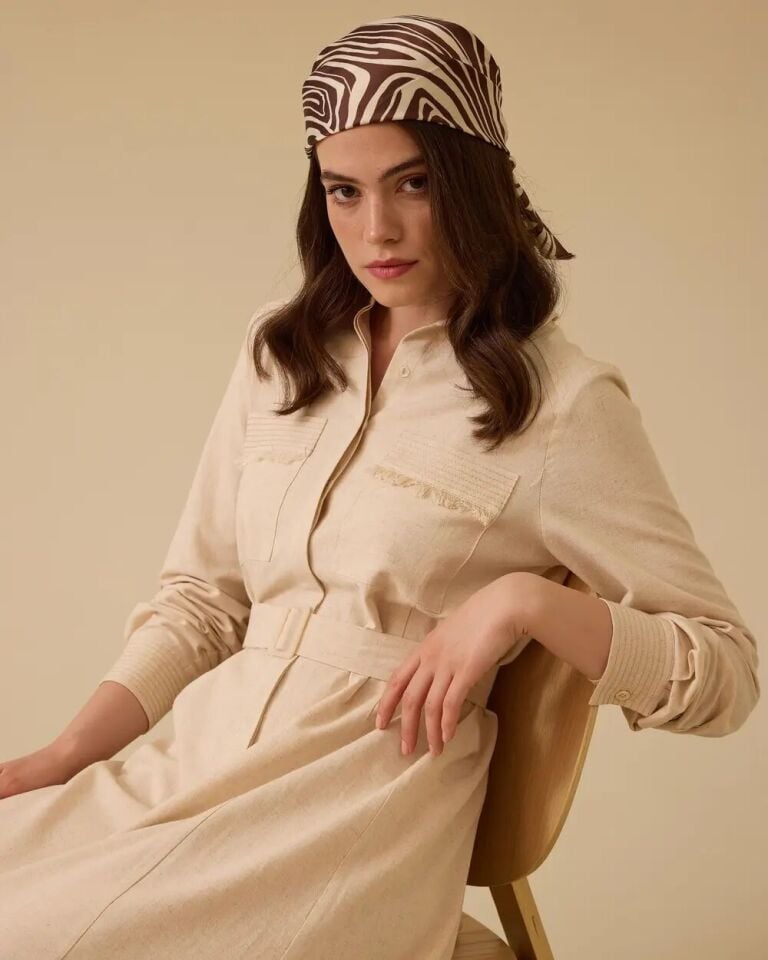 1007 GÜNLÜK TUNİK CEPLERİ PÜSKÜL DETAYLI BELİ KEMERLİ ETEK UCU PÜSKÜLLÜ KETEN GÜNLÜK TUNİK 10002411211007 #06-25#