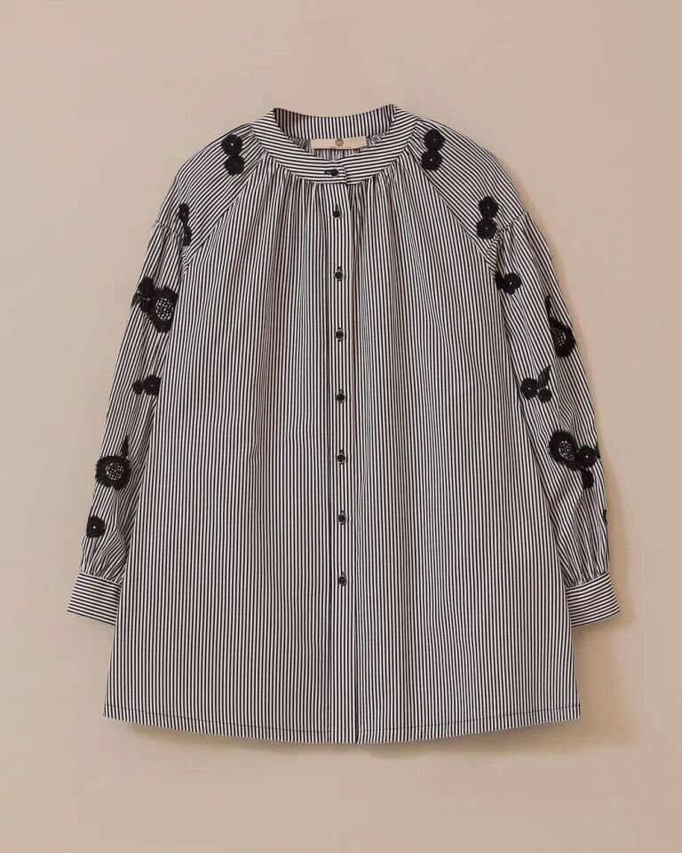 1009 ÖNÜ DÜĞMELİ HAKİM YAKA BALON KOL KOLLARI İŞLEME DETAYLI ÇİZGİLİ GÖMLEK TUNİK 10002511211009 #06-25#