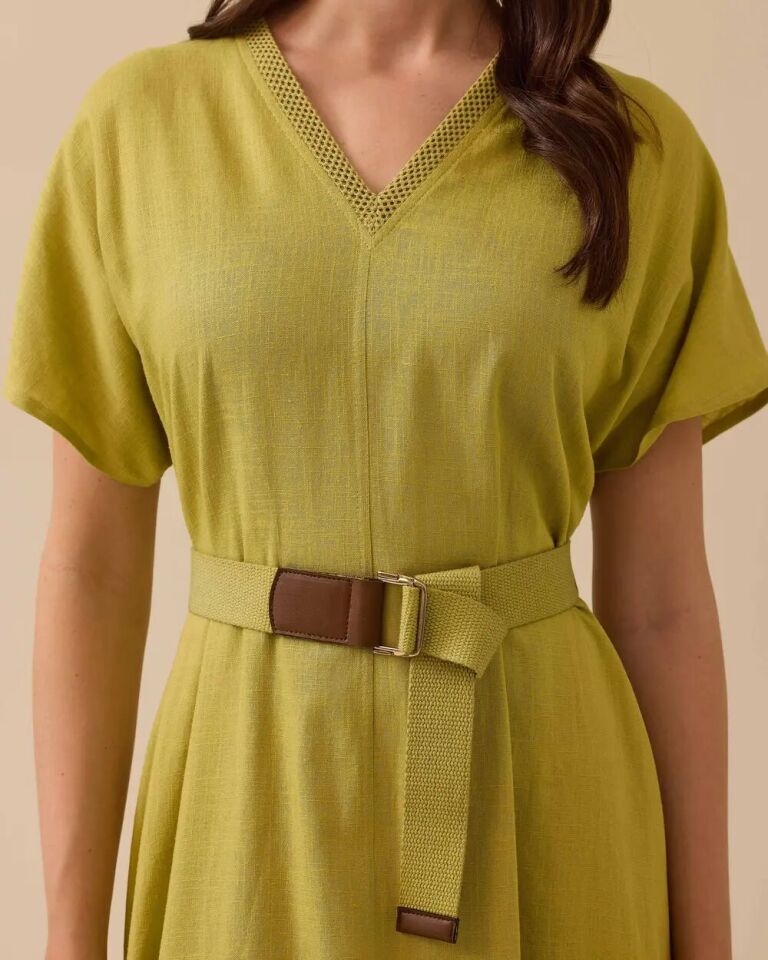 10037 V YAKA, YAKASI VE ETEĞİN UÇ KISMI FİLE DETAYLI BELİ KEMERLİ YARIM KOL ELBİSE 10002511310037 #06-25#