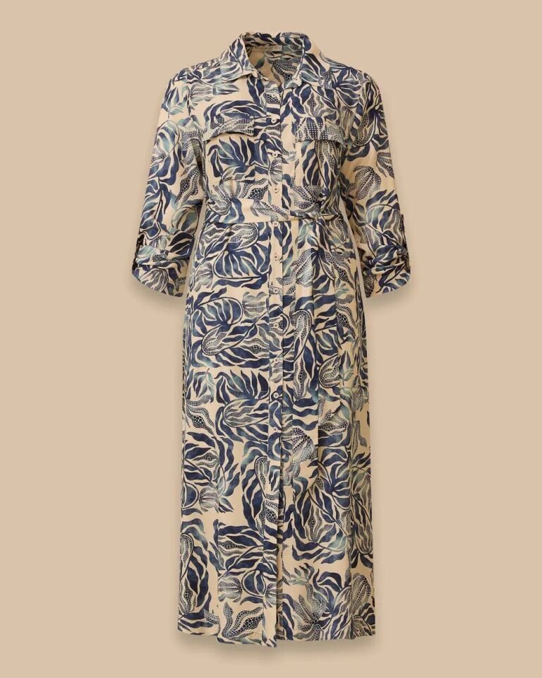 4007 ÖNDEN DÜĞMELİ GÖĞÜS CEP KAPAKÇIKLARI TAŞ DETAYLI YANLARI YIRTMAÇLI DESENLİ TUNİK 10002511314007 #06-25#