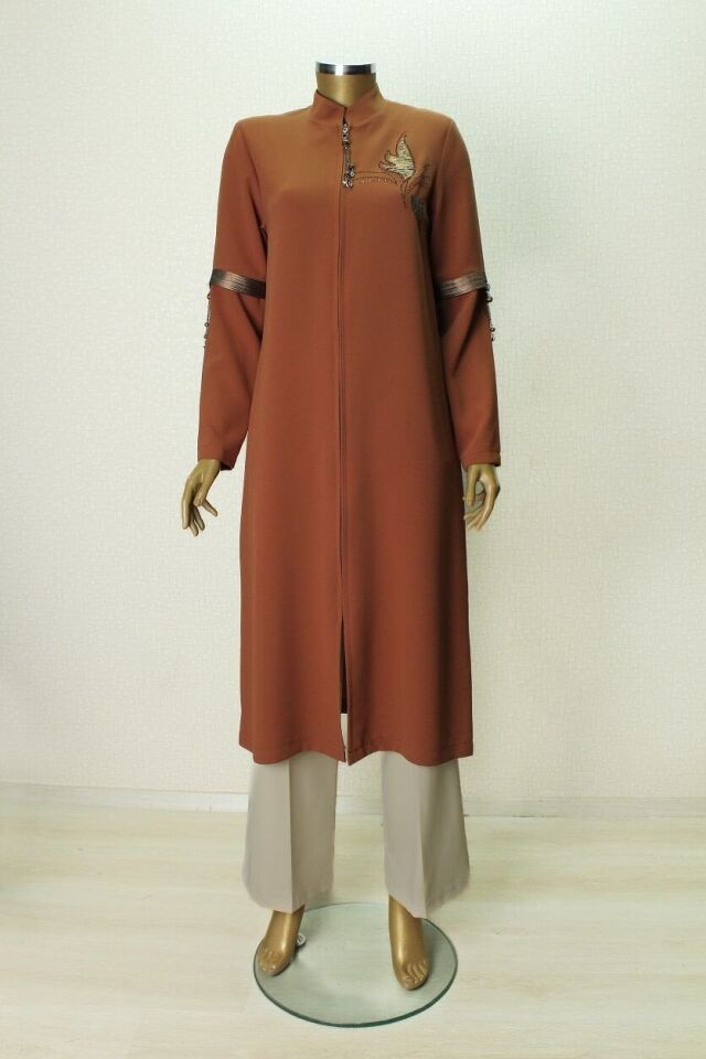 5003 GÖĞSÜ LALE TAŞLI KOLU AKSEFURARLI GİZLİ FERMUARLI HAKİM YAKA GİY ÇIK KAP QKS KAP 5003 #23-03# 40 - TABA