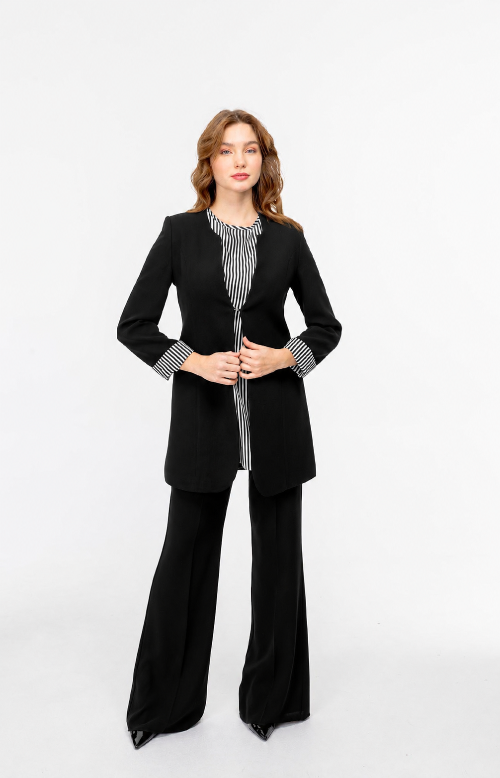 2653  KATLANABLLİR KOLLU SIFIR YAKA İÇ BLUZ ZEBRA DESENLİ SIFIR KOL 3 LÜ BLAZER TAKIM 38 - SİYAH
