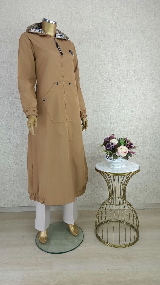 5210 ÖNÜ FERMUARLI KAPÜŞONLU KOL UCU VE ETEĞİ LASTİKLİ CEPLİ TRENÇKOT QKS TRENÇ #23-10#