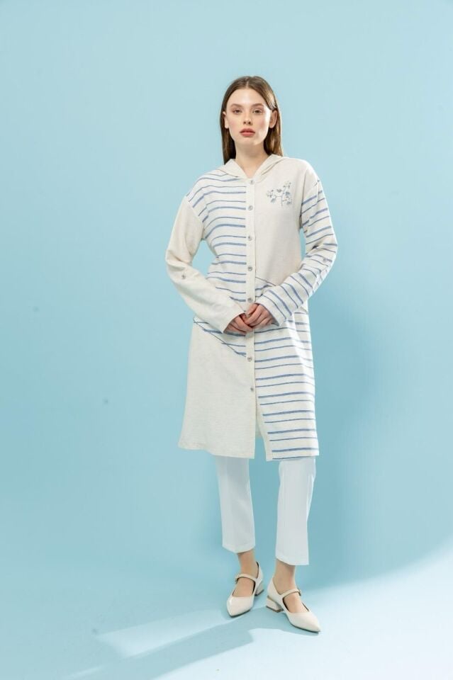 1525 ÖNÜ DÜĞMELİ ÖNÜ BONCUK VE TAŞ İŞLEMELİ KAPİŞONLU KETEN TUNİK #03-25#