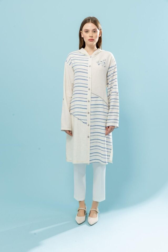 1525 ÖNÜ DÜĞMELİ ÖNÜ BONCUK VE TAŞ İŞLEMELİ KAPİŞONLU KETEN TUNİK #03-25#