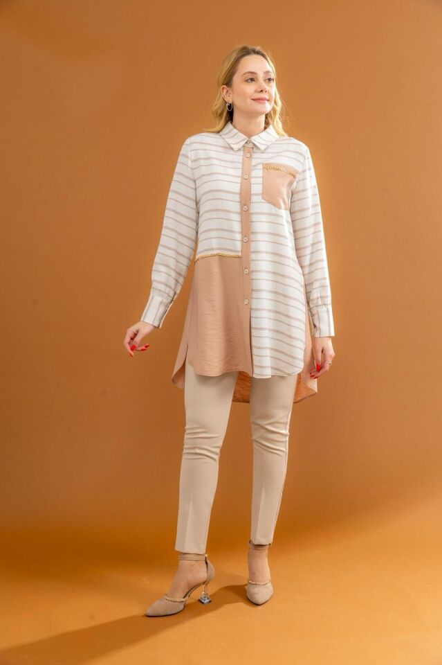 1530 ÖNDEN İNCİ DÜĞMELİ CEBİ ZİNCİR DETAYLI KOLLARI MANŞETLİ ÇİZGİLİ TUNİK #04-25#