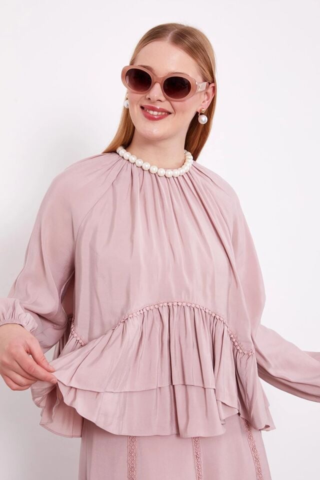 131036 ÖNÜ FİSTO DETAYLI SIFIR YAKA KOL UCU LASTİKLİ DÖKÜMLÜ BELİ KEMERLİ ÖNÜ FİSTO DETAYLI ETEKLİ TAKIM