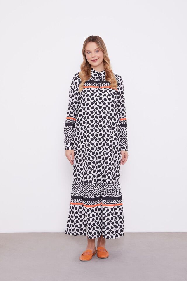 330227 GÖMLEK YAKA YARIYA KADAR DÜĞMELİ KOL UCU MANŞETLİ ETEĞİN UÇ KISMI FIRFIR DETAYLI DESENLİ GÜNLÜK ELBİSE