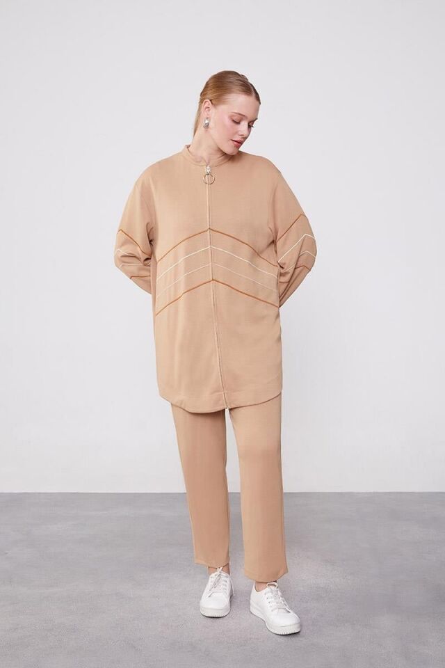 140250 ÖNÜ NAKIŞ DETAYLI FERMUARLI KOL UCU MANŞETLİ İKİLİ SPOR TAKIM #01-25#