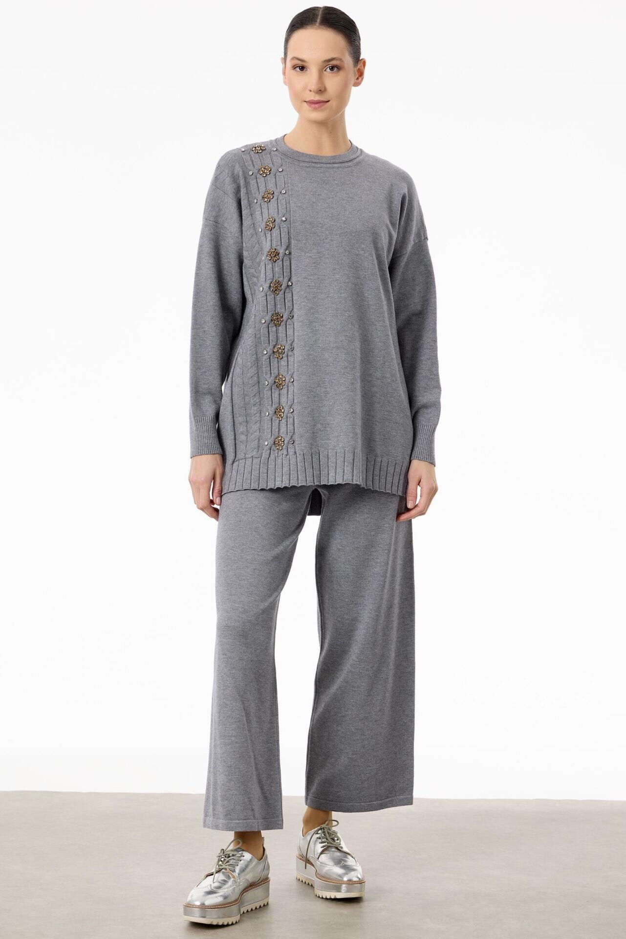 TKM.21752.1	SAÇ ÖRGÜSÜ ÜZERİNE TAŞ BASKILI PANTOLONLU TRİKO TAKIM #11-25# 2 - gri