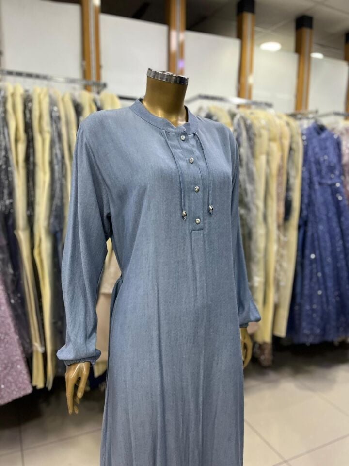 1042 HAKİM YAKA ÖNÜ GÖĞÜSE KADAR DÜĞMELİ KOL UCU LASTİKLİ YAKASI İP DETAYLI GÜNLÜK DÜZ RENK ELBİSE #05-25#