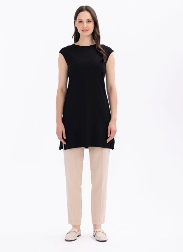 1000 YUVARLAK YAKALI KOLSUZ BASİC TİŞÖRTSIFIR KOLLU ATLET 11231101001000 #23-103