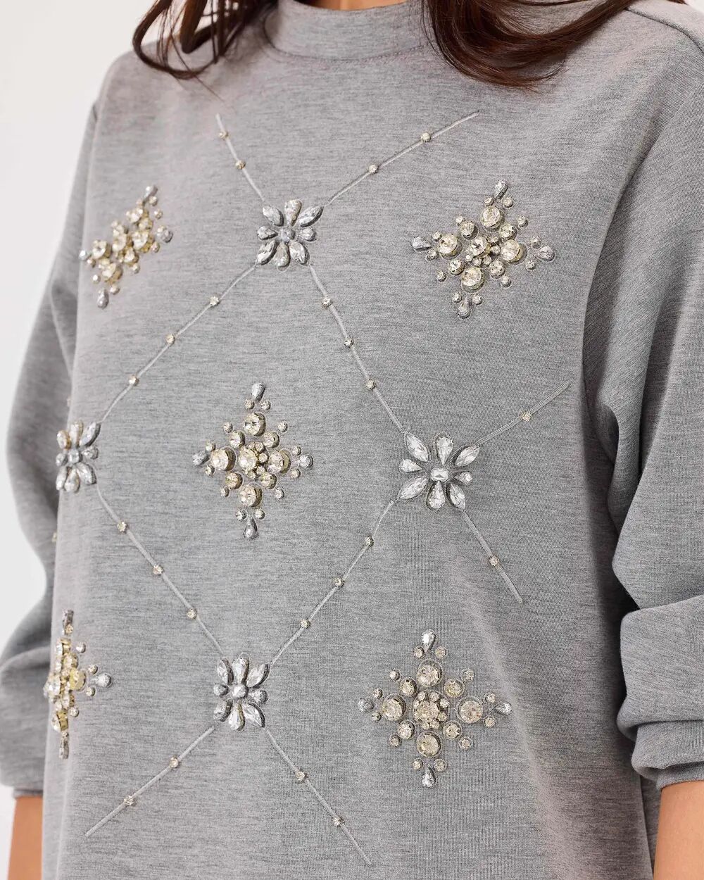 1004 ÖNÜ TAŞ DETAYLI SWEAT