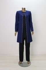 2645 ÖNÜ BONCUK VE TAŞ DETAYLI İÇ BLUZ SIFIR KOL SIFIR YAKA 3 LÜ CEKETLİ TAKIM KLASİK ANNE TAKIM QYS ANNE TAKIM 2645 #23-04#
