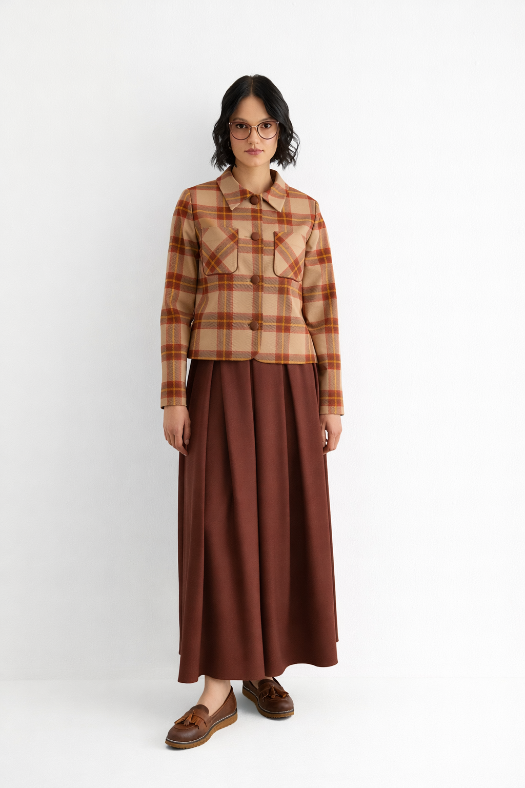 56018 ÖNDEN DÜĞMELİ ÇİFT CEPLİ ETEĞİ PİLİSELİ KUMAŞ ETEKLİ TAKIM #12-25#