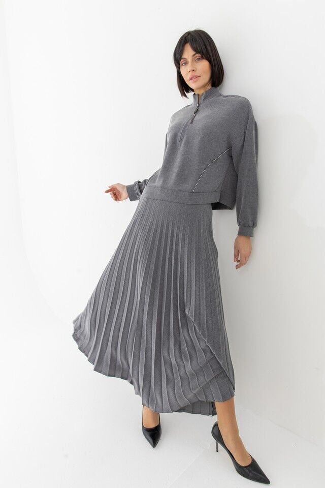 25139 HAKİM YAKA ÖNÜ YARIM FERMUARLI KENARLARI GÖĞÜS ALTINDAN ALT KISMA KADAR TAŞLI ETEĞİN BELİ LASTİKLİ PİLİSELİ SPOR ETEKLİ TAKIM #03-25#