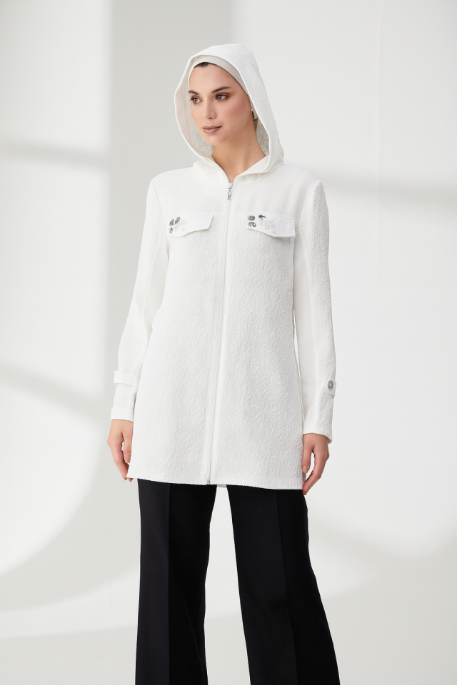 1039 KAPÜŞONLU KOLU VE GÖĞÜS KISMI TAŞ İŞLEMELİ BELİ KUŞAKLI SPOR KISA KAP QYS KAP #24-07#