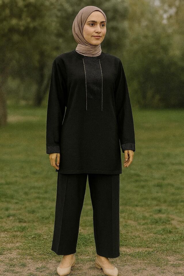 2040 YAKASI SIFIR YAKA VE İPLİ KOL UCU VE ÖNÜ FİLE DETAYLI ETEK UCU BÜZGÜLÜ PANTOLONUN BELİ LASTİKLİ BOL PAÇA SPOR İKİLİ TAKIM #04-25#