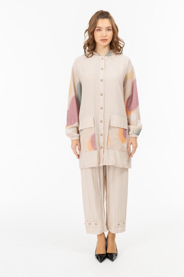 2051 YAKASI KAPŞONLU ÖNÜ DÜĞMELİ ÖNÜ CEP DETAYLI VE KAPİŞONU FİLELİ PANTOLONUN BELİ LASTİKLİ İKİLİ TAKIM #05-25#