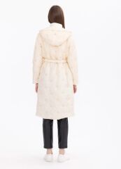 1020 NAKIŞ DETAYLI KAPÜŞONLU MİDİ BOY ANORAK KABAN ANAROK KABAN 11231305601020 QKS KABAN #23-10#