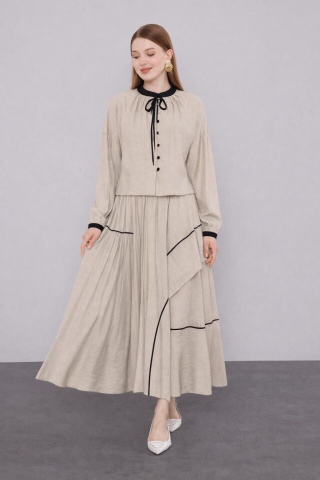 100819 ETEKLİ TAKIM HAKİM YAKA KOL UCU MANŞETLİ YAKASI BAĞLAMALI ÖNÜ DÜĞMELİ ETEĞİN BELİ LASTİKLİ ŞERİT VE PİLE DETAYLI #07-25#