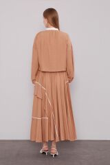 100819 ETEKLİ TAKIM HAKİM YAKA KOL UCU MANŞETLİ YAKASI BAĞLAMALI ÖNÜ DÜĞMELİ ETEĞİN BELİ LASTİKLİ ŞERİT VE PİLE DETAYLI #07-25#