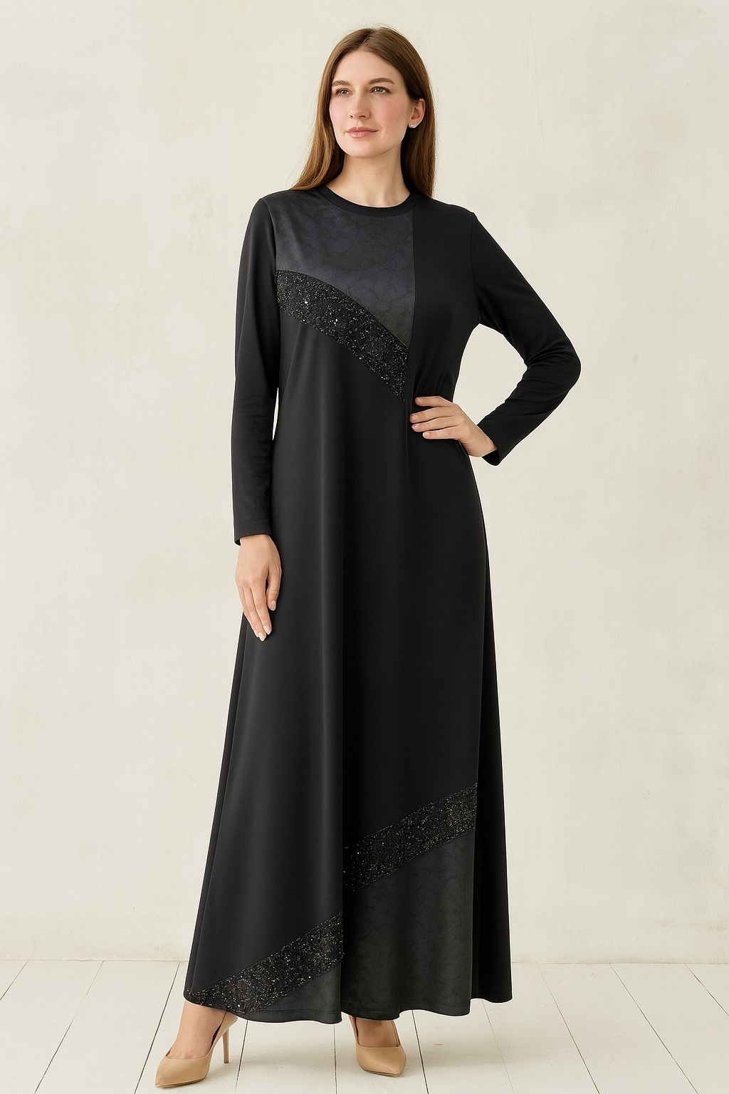 1065 GÖĞÜS KISMI PAYETLİ ETEK UCU DERİ GÖRÜNÜMLÜ ELBİSE #10-25#