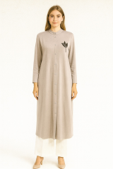 961 SIFIR YAKA ÖNÜ BOYDAN ÇITÇITLI ÖN TARAFI ARMA DETAYLI KOL UCU LASTİKLİ KAP #10-25#